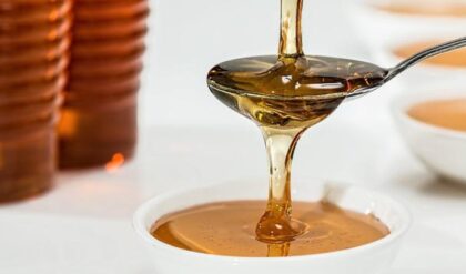 Honey Benefits and Side effects: जानिए शहद खाने के फायदे, नुकसान और उपयोग